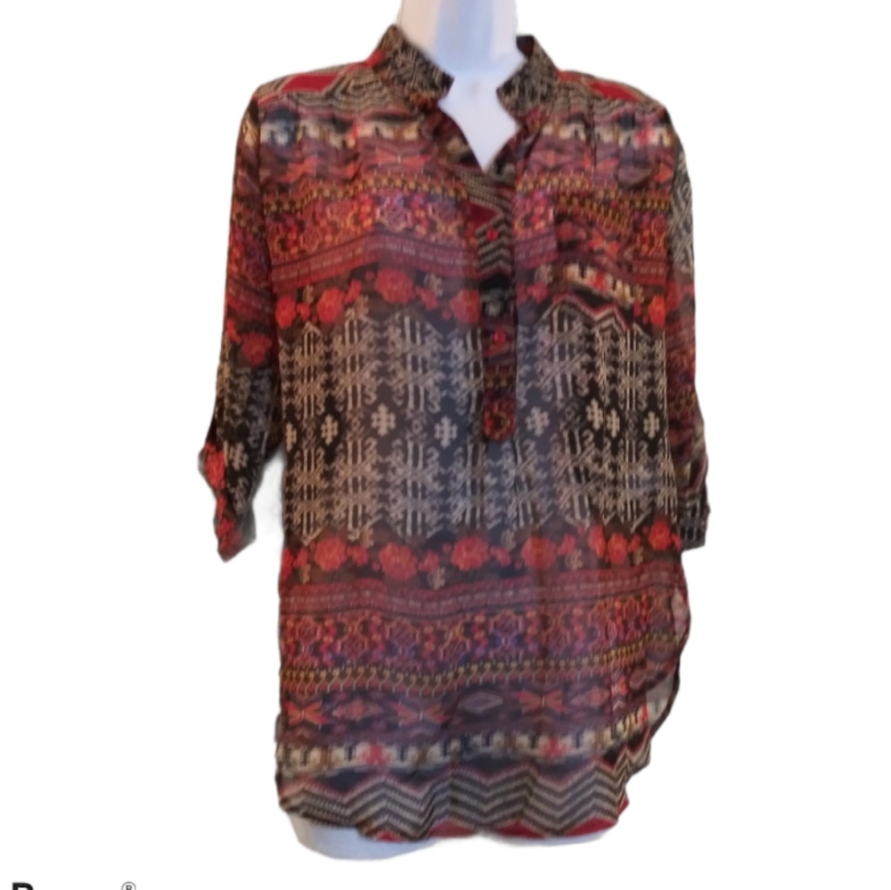 4/$20 NWT Geometric Cals blouse
